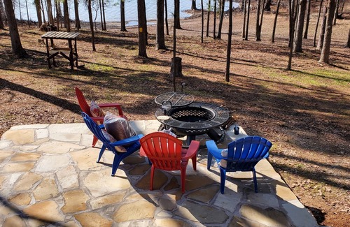 Avinger Cabine | Lakefront with awesome sunsets.