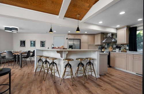 Battle Creek Maison | Lakehouse w/ Heated Pool, Hot Tub, Pontoon, Kayaks, Games