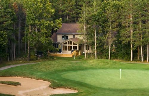 Rome Maison | Lakes and Links Luxury Retreat