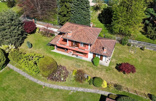 Armeno Villa | Lacs et montagnes, spacieuse villa pour 8 personnes dans un endroit calme grand jardin