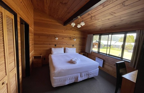 Lake Okataina Cabine | Lakes Lodge Okataina