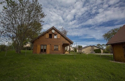 Le Frasnois Chalet De Ski | LACS, MONTAGNES, CASCADES DU HERISSON,