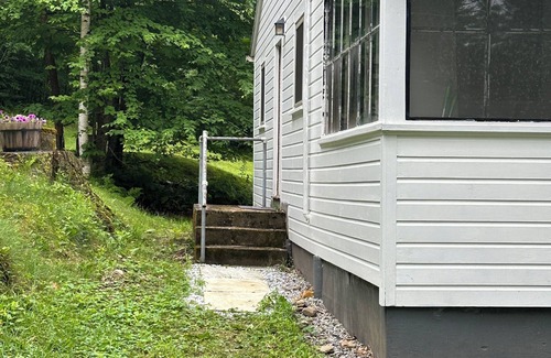 Gilmanton Cottage | Lakes Region Cozy Camp in Shellcamp