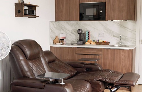 Enniskillen Maison | Lakescape: Self-Catering Lodges (ROMA) With Hot Tub