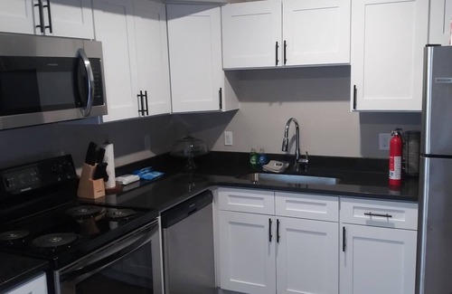 West Bloomfield Maison | ^^^LAKESIDE LUXURY TOWNHOME*** 3BDRMS / 2.5BTHRM / 2CAR GARAGE!!!^^^