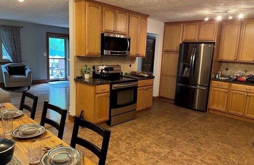 Damascus Maison | Lakeside Acres at Berlin Lake, OH - 4 Bedroom/3 Bath with separable studio apt