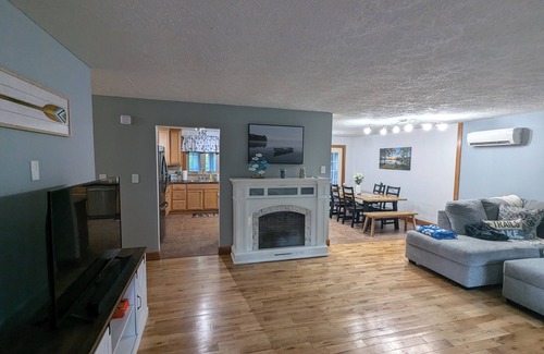 Damascus Maison | Lakeside Acres at Berlin Lake, OH - 4 Bedroom/3 Bath with separable studio apt