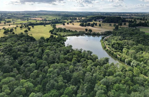 Nunney Location De VR | Lakeside Bell Tent - Canvas Studio at Marston Park