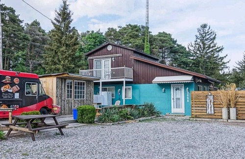 Lambton Shores Appartement | Lakeside Breeze, 7ppl Private Patio, walk to beach