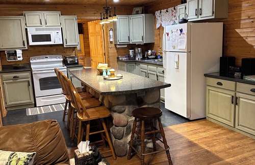 Athelstane Cabine | Lakeside Cabin "Serenity"
