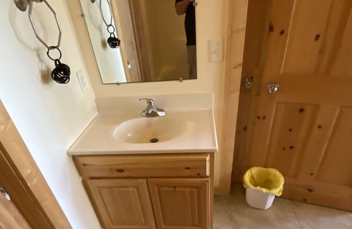 Long Beach Cabine | LAKESIDE CABIN 2 bdrm huge cabin 300 ft from lake cabin7
