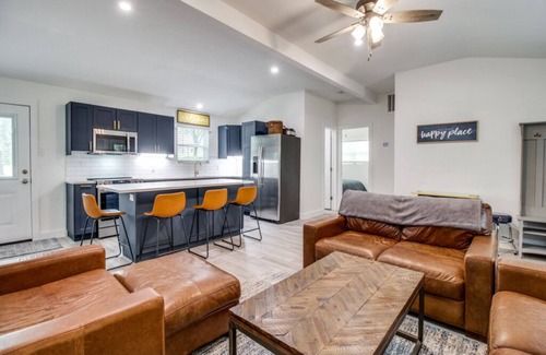 Pottsboro Cabine | Lakeside Cabin Newly Remodeled .4mile to boat ramp with boat parking.