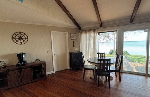 Santee Maison | Lakeside Charming 2-bedroom house in lovely Santee with AC, WiFi