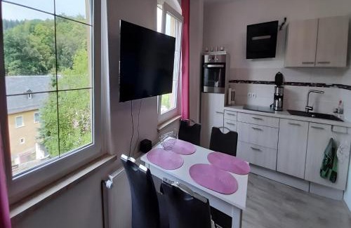 Burgk Appartement | Lakeside Comfort with Garden