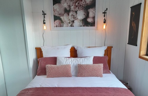 Rotoma Appartement | LAKESIDE COSY STUDIO