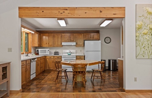 Lyman Maison | Lakeside Elegance: Newly Renovated Retreat on Kennebunk Pond