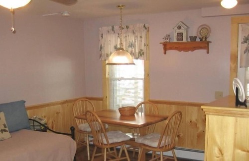 Weirs Beach Hôtel | Lakeside Get-A-Way