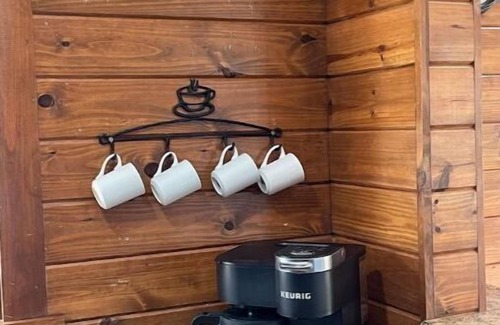 Lindale Maison | Lakeside Getaway #2 near Canton Trade Days