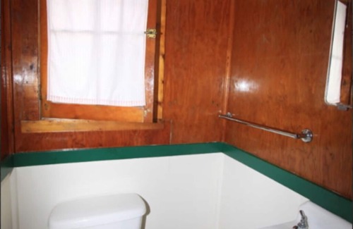 Inlet Cottage | Lakeside Getaway, Steps Away from 4th Lake @ Stiefvater's Lakeside Cottages!