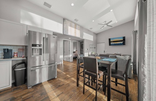 Silver Springs Maison | Lakeside Getaway with Kayaks!