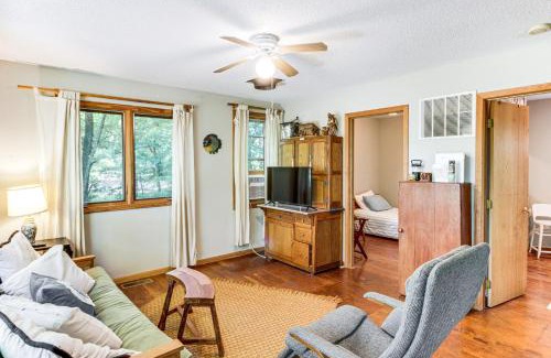 Clitherall Maison | Lakeside Getaway with Dock West Battle Lake Cabin
