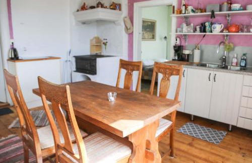 Ramvik Maison | Lakeside Guesthouse, Lillstugan