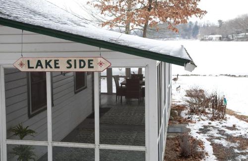 Saylorsburg Maison | Lakeside Haven, a Modern Cottage with Lake Views