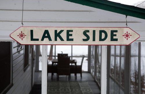 Saylorsburg Maison | Lakeside Haven, a Modern Cottage with Lake Views