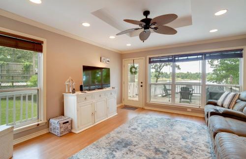 Jefferson Maison | Lakeside Haven with Deck and Views in Jefferson!