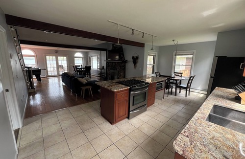 Lake Pocotopaug Maison | Lakeside Home: Pet-Friendly Retreat with Breathtaking Sunsets