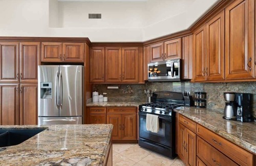 Arrowhead Ranch Maison | Lakeside home with private patio| Grill | Golf vie