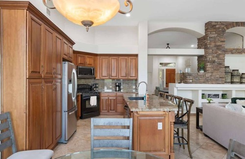 Arrowhead Ranch Maison | Lakeside home with private patio| Grill | Golf vie