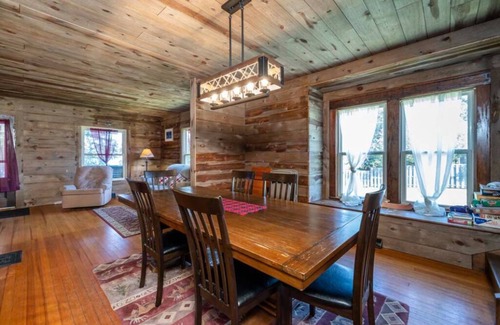 Inlet Maison | Lakeside House Overlooking Beautiful 4th Lake@ Stiefvater's Lakeside Cottages