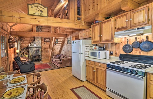 Willimantic Cabine | Lakeside Livin’: Cozy Cabin Steps to Sebec Lake!