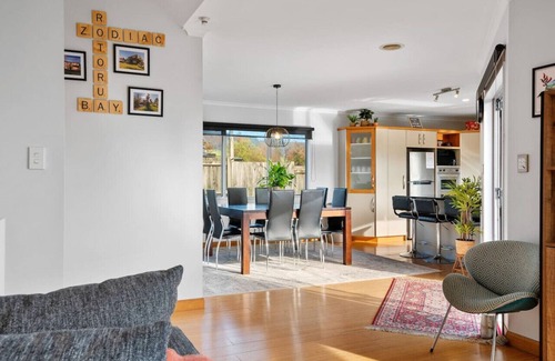 Kawaha Point Maison | 5BR-Sleeps 12, 50m to Lake Near CBD & Attractions