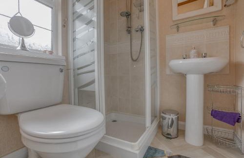 Weybourne Maison | Lakeside Lodge - Weybourne -Crabpot Cottages Sheringham