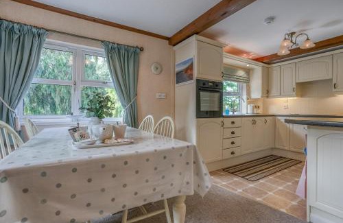 Weybourne Maison | Lakeside Lodge - Weybourne -Crabpot Cottages Sheringham