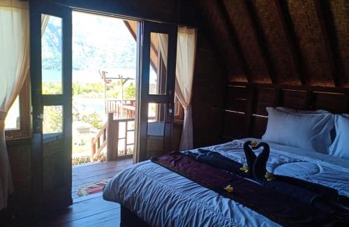 Toya Bungkah Maison | Lakeside Log Cabins