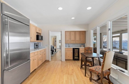 Skaneateles Maison | Lakeside Luxury Retreat- 5 Bedroom home with expansive Skaneateles lake frontage