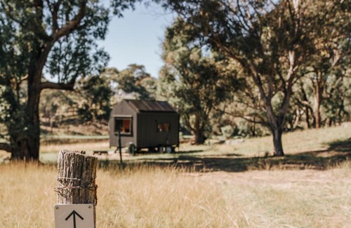 Rylstone Maison | Lakeside Off-Grid Cabin - Pet Friendly - Freja