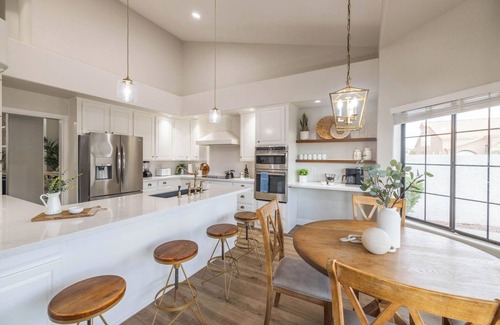 Val Vista Lakes Maison | Lakeside Paradise w/ Pool, Hot Tub, Golf & Games!