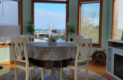 Toledo Maison | Lakeside Paradise with Priceless Views