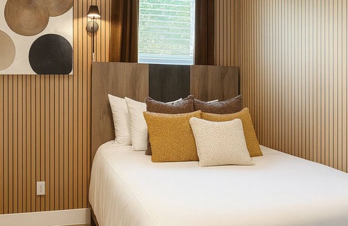 Dallas Maison | Lakeside Private Room with Private bathroom near State Fair Secure Room lock