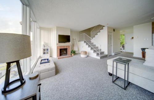 Dewittville Appartement | Lakeside Retreat in Dewittville with Pool Access!