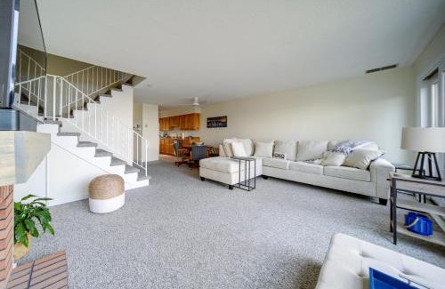 Dewittville Appartement | Lakeside Retreat in Dewittville with Pool Access!