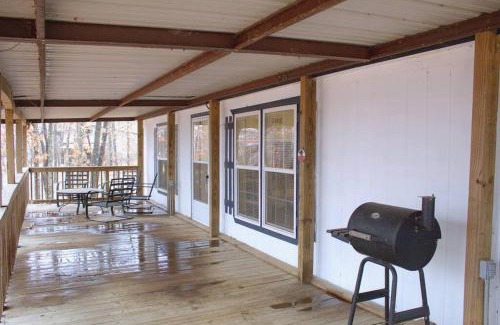 Quitman Maison | Lakeside Retreat