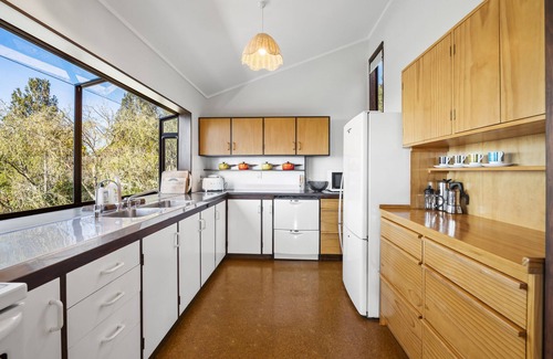 Omori Maison | Lakeside Stunner - Omori Holiday Home