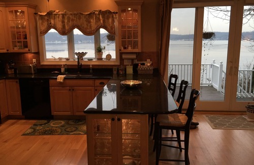 Hopatcong Maison | Cinq étoiles Upscale Lakeside Retreat - ne restez pas n'importe où, rendez-le mémorable
