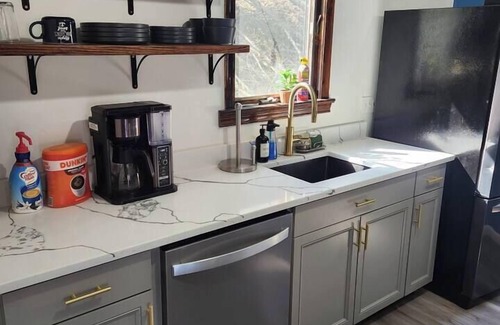 Cheat Lake Maison | Townhouse on Cheat Lake, close to town center and highways