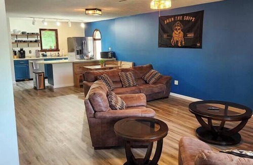 Cheat Lake Maison | Townhouse on Cheat Lake, close to town center and highways